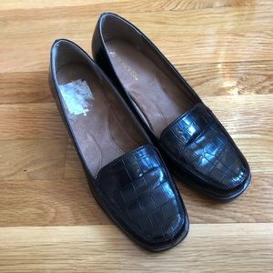 Aerosoles crocodile wedge loafers, 8M, EUC